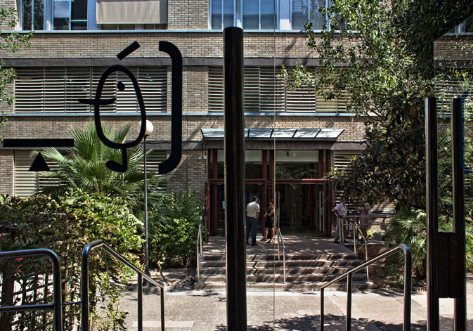 Faculty of Physics of the University of Valencia.